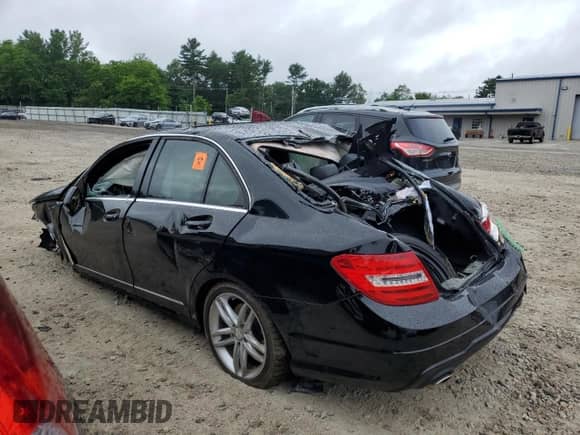 2014 Mercedes-Benz C 300 Sport с VIN WDDGF8AB9EG235349, выставлен на аукционе Copart как лот 60460885 с пробегом Не указан миль и Чистый • Clean title. История ставок и продаж доступна на DreamBid. Изображение 2.