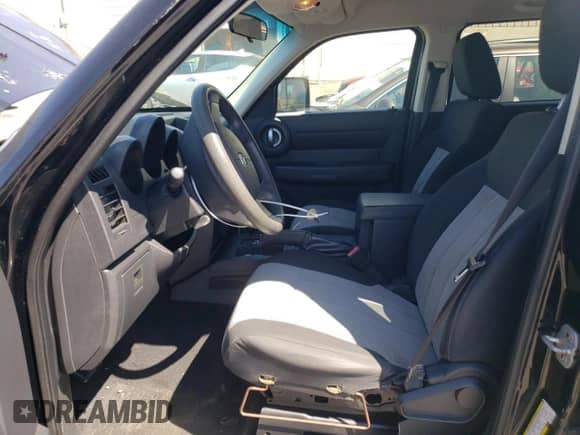 2007 Dodge Nitro SXT with VIN 1D8GT28K77W659757, listed as a Copart auction lot 63344815 with 140,843 mi miles and Salvage title. Bid and sale history available at DreamBid. Image 7.