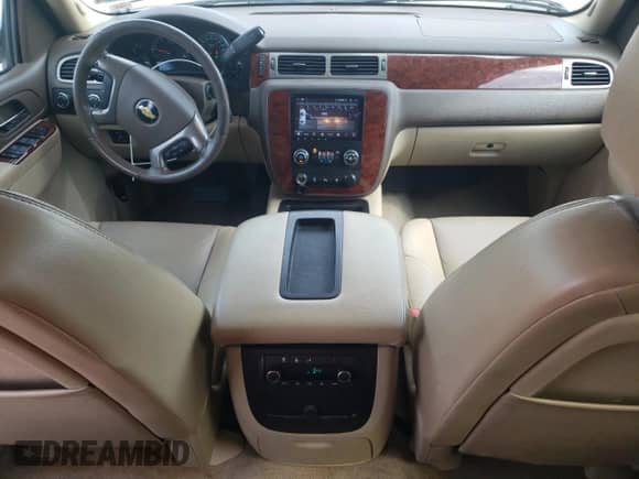 2011 Chevrolet Suburban LS with VIN 1GNSKHE30BR154492, listed as a Copart auction lot 62687985 with 241,950 mi miles and Salvage title. Bid and sale history available at DreamBid. Image 8.