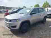 2020 Jeep Compass Sport z VIN 3C4NJDAB4LT256661, wystawiony jako IAAI lot #43300392 z przebiegiem 80 177 mil mil oraz . Historia ofert i sprzedaży dostępna na DreamBid. Obrazek 2.