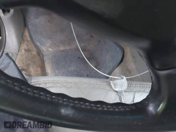 2001 Chevrolet Blazer LT with VIN 1GNCS13W412220736, listed as a IAAI auction lot 40972740 with 282,706 mi miles and . Bid and sale history available at DreamBid. Image 11.