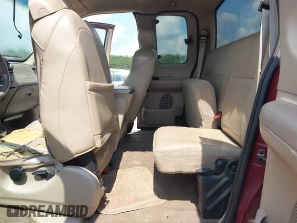 2003 Ford F-150 XL z VIN 1FTRX18L53NA32926, wystawiony jako IAAI lot #43262614 z przebiegiem Nie podano mil oraz . Historia ofert i sprzedaży dostępna na DreamBid. Obrazek 8.