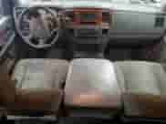 2006 Dodge 3500 ST z VIN 3D7LX38C76G235787, wystawiony jako Copart lot #57222075 z przebiegiem 172 071 mil mil oraz Czysty tytuł • Clean title. Historia ofert i sprzedaży dostępna na DreamBid. Obrazek 8.