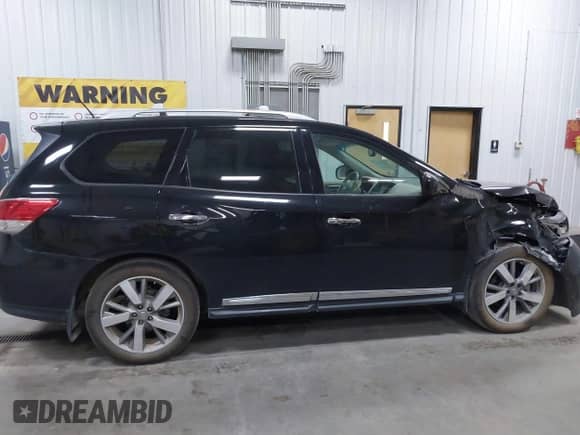 2014 Nissan Pathfinder S z VIN 5N1AR2MNXEC665453, wystawiony jako IAAI lot #40354942 z przebiegiem 91 435 mil mil oraz . Historia ofert i sprzedaży dostępna na DreamBid. Obrazek 13.