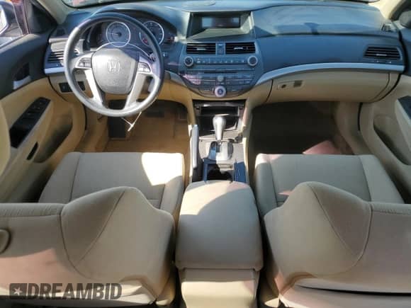 2011 Honda Accord LX z VIN 1HGCP2F32BA124520, wystawiony jako Copart lot #87411025 z przebiegiem 45 469 mil mil oraz Szkoda całkowita • Salvage title. Historia ofert i sprzedaży dostępna na DreamBid. Obrazek 8.