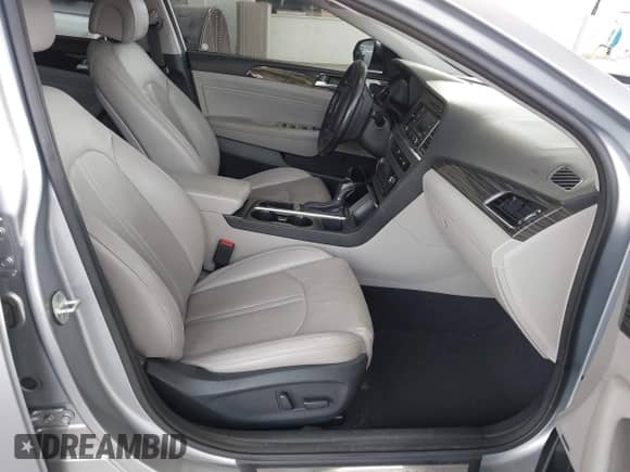 2015 Hyundai Sonata Limited z VIN 5NPE34AF0FH038895, wystawiony jako IAAI lot #43193189 z przebiegiem 103 857 mil mil oraz . Historia ofert i sprzedaży dostępna na DreamBid. Obrazek 5.