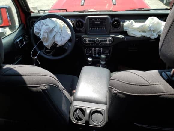 2022 Jeep Wrangler Unlimited Willys with VIN 1C4HJXDN2NW273623, listed as a Copart auction lot 58069475 with 29,204 mi miles and Salvage title. Bid and sale history available at DreamBid. Image 8.