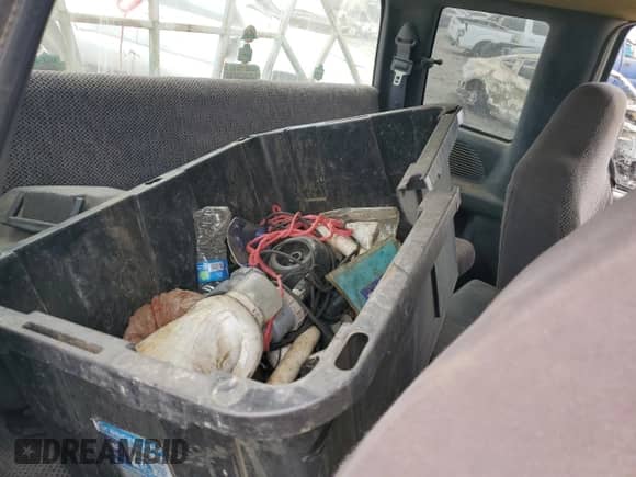 1998 Dodge 1500 с VIN 3B7HF12Z4WM267540, выставлен на аукционе Copart как лот 81515675 с пробегом Не указан миль и Списание • Salvage title. История ставок и продаж доступна на DreamBid. Изображение 10.