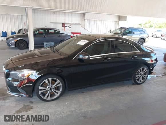 2017 Mercedes-Benz CLA 250 с VIN WDDSJ4EB3HN438300, выставлен на аукционе IAAI как лот 42957522 с пробегом 118 898 миль миль и . История ставок и продаж доступна на DreamBid. Изображение 15.