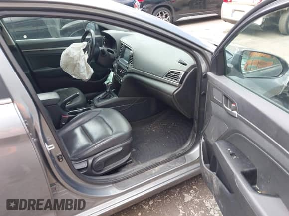 2017 Hyundai Elantra Value Edition z VIN KMHD84LF1HU354241, wystawiony jako IAAI lot #42219717 z przebiegiem 87 641 mil mil oraz . Historia ofert i sprzedaży dostępna na DreamBid. Obrazek 5.