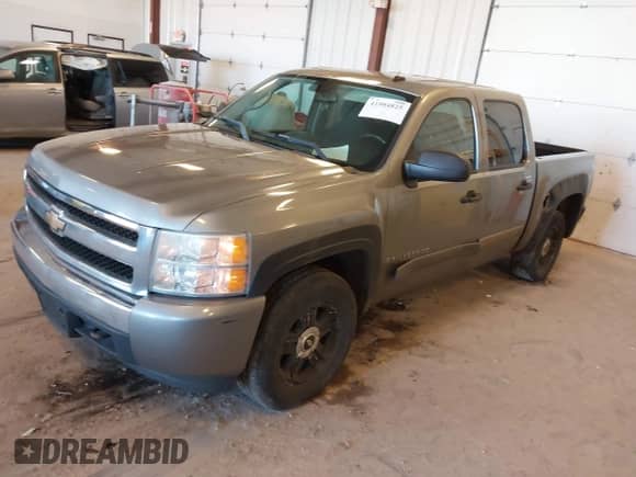 2007 Chevrolet Silverado 1500 LS с VIN 2GCEK13C571501993, выставлен на аукционе IAAI как лот 41984825 с пробегом Не указан миль и . История ставок и продаж доступна на DreamBid. Изображение 17.
