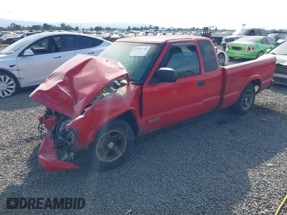 2003 Chevrolet S-10 LS с VIN 1GCCS19X638147572, выставлен на аукционе IAAI как лот 42533746 с пробегом Не указан миль и . История ставок и продаж доступна на DreamBid. Изображение 2.