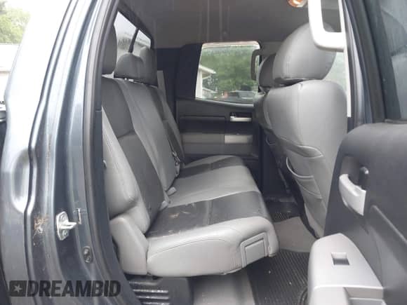 2008 Toyota Tundra Limited с VIN 5TBBV58198S501555, выставлен на аукционе IAAI как лот 42321052 с пробегом 248 154 миль миль и . История ставок и продаж доступна на DreamBid. Изображение 8.