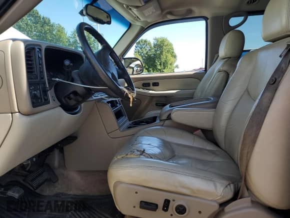 2003 Chevrolet Suburban LS с VIN 3GNFK16Z83G306449, выставлен на аукционе Copart как лот 71683785 с пробегом 180 676 миль миль и Списание • Salvage title. История ставок и продаж доступна на DreamBid. Изображение 7.