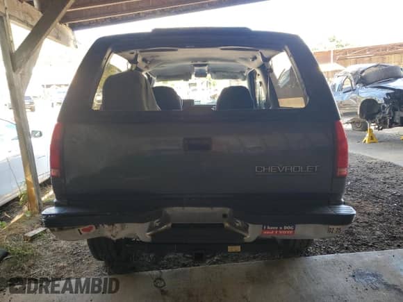 1993 Chevrolet Blazer z VIN 1GNEK18K8PJ350614, wystawiony jako Copart lot #84088954 z przebiegiem 247 946 mil mil oraz Szkoda całkowita • Salvage title. Historia ofert i sprzedaży dostępna na DreamBid. Obrazek 6.