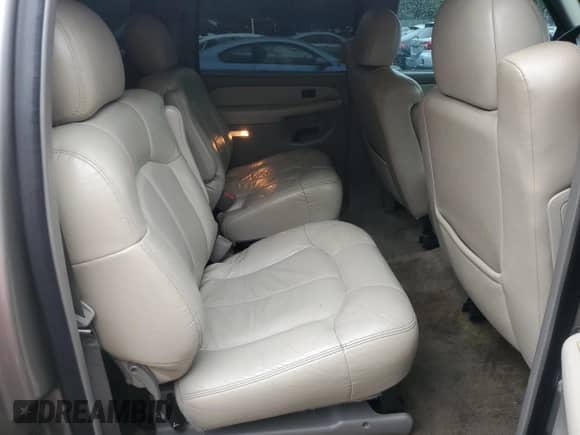 2001 Chevrolet Suburban LS with VIN 3GNEC16T91G165893, listed as a Copart auction lot 72577224 with 270,842 mi miles and Salvage title. Bid and sale history available at DreamBid. Image 12.