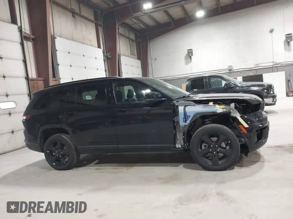 2025 Jeep Grand Cherokee Limited with VIN 1C4RJKBG2S8632657, listed as a IAAI auction lot 41669674 with 1,582 mi miles and . Bid and sale history available at DreamBid. Image 14.