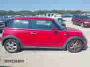 2012 MINI Hardtop z VIN WMWSU3C59CT542932, wystawiony jako IAAI lot #43251120 z przebiegiem 175 000 mil mil oraz . Historia ofert i sprzedaży dostępna na DreamBid. Obrazek 13.