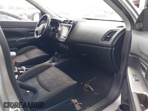 2021 Mitsubishi Outlander ES z VIN JA4ARUAU4MU022370, wystawiony jako IAAI lot #43128868 z przebiegiem 154 821 mil mil oraz . Historia ofert i sprzedaży dostępna na DreamBid. Obrazek 5.