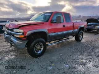 2000 Chevrolet Silverado 2500 LS с VIN 1GCGK29U0YE414906, выставлен на аукционе Copart как лот 86576724 с пробегом 338 132 миль миль и Списание • Salvage title. История ставок и продаж доступна на DreamBid. Изображение 1.