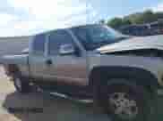 2001 Chevrolet Silverado 1500 LS z VIN 2GCEK19T411311519, wystawiony jako IAAI lot #43332797 z przebiegiem 180 303 mil mil oraz . Historia ofert i sprzedaży dostępna na DreamBid. Obrazek 14.