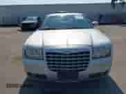 2007 Chrysler 300 Limited с VIN 2C3KA53G27H613386, выставлен на аукционе IAAI как лот 42734939 с пробегом 179 003 миль миль и . История ставок и продаж доступна на DreamBid. Изображение 11.