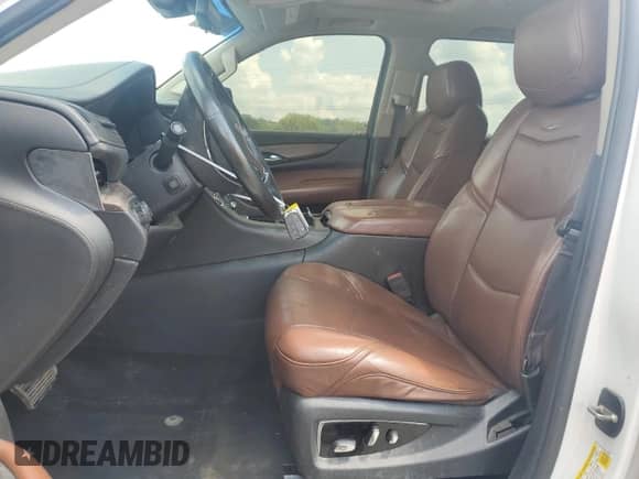 2017 Cadillac Escalade ESV Premium Luxury с VIN 1GYS4JKJ0HR194765, выставлен на аукционе Copart как лот 67093875 с пробегом 251 084 миль миль и Чистый • Clean title. История ставок и продаж доступна на DreamBid. Изображение 7.