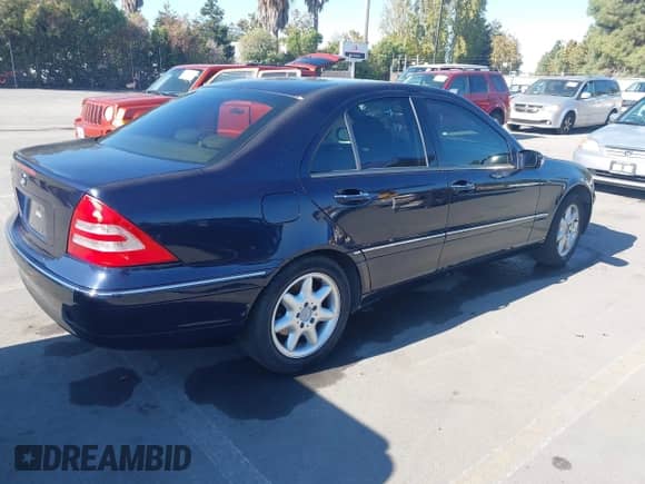 2001 Mercedes-Benz C 320 с VIN WDBRF64JX1F103614, выставлен на аукционе IAAI как лот 43508966 с пробегом 141 253 миль миль и . История ставок и продаж доступна на DreamBid. Изображение 4.