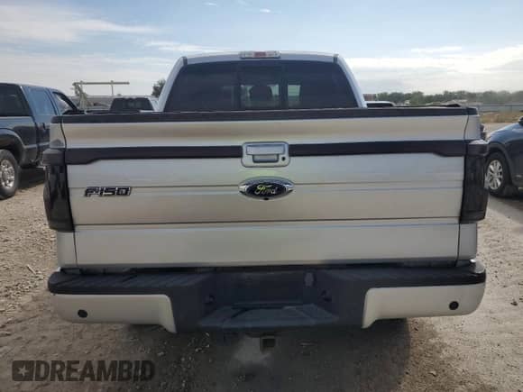 2013 Ford F-150 Lariat z VIN 1FTFW1ET9DKD98627, wystawiony jako Copart lot #70766665 z przebiegiem 171 612 mil mil oraz Szkoda całkowita • Salvage title. Historia ofert i sprzedaży dostępna na DreamBid. Obrazek 6.