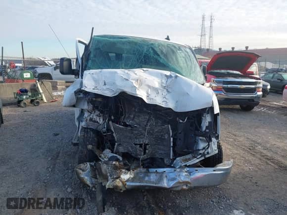 2018 Chevrolet Express Passenger LT z VIN 1GAZGPFG6J1269222, wystawiony jako IAAI lot #41433114 z przebiegiem 99 985 mil mil oraz . Historia ofert i sprzedaży dostępna na DreamBid. Obrazek 12.
