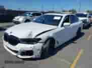 2023 BMW 5 Series 530e с VIN WBA13AG09PCM41820, выставлен на аукционе IAAI как лот 42409541 с пробегом 17 715 миль миль и . История ставок и продаж доступна на DreamBid. Изображение 2.