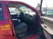 2012 Ram 1500 ST z VIN 1C6RD7FP2CS307470, wystawiony jako IAAI lot #43129719 z przebiegiem 131 305 mil mil oraz . Historia ofert i sprzedaży dostępna na DreamBid. Obrazek 5.