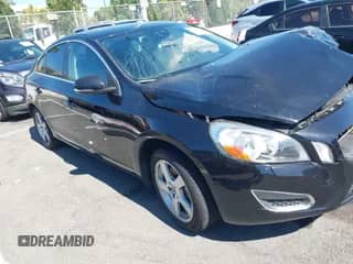 2012 Volvo S60 T5 с VIN YV1622FSXC2093928, выставлен на аукционе IAAI как лот 42684244 с пробегом 121 791 миль миль и . История ставок и продаж доступна на DreamBid. Изображение 1.