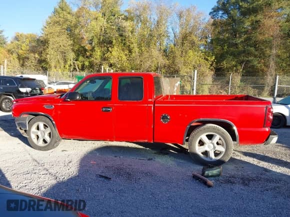 2004 Chevrolet Silverado 1500 Work Truck with VIN 1GCEC19X24Z238405, listed as a IAAI auction lot 43475642 with 108,580 mi miles and . Bid and sale history available at DreamBid. Image 15.