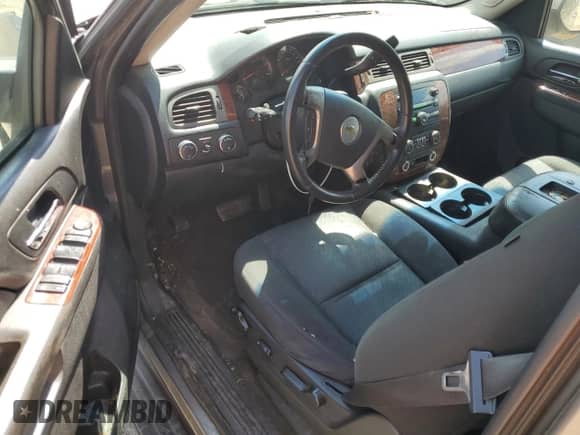 2011 Chevrolet Tahoe LS с VIN 1GNSKAE08BR249234, выставлен на аукционе Copart как лот 64894885 с пробегом 273 379 миль миль и Чистый • Clean title. История ставок и продаж доступна на DreamBid. Изображение 8.