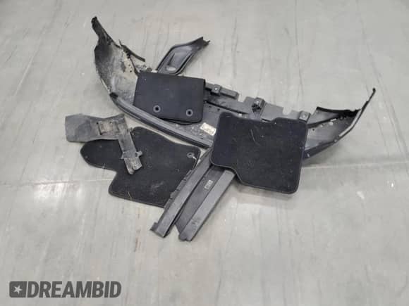 2024 Jeep Compass Latitude Lux с VIN 3C4NJDFN0RT103948, выставлен на аукционе Copart как лот 78613254 с пробегом 5 647 миль миль и Списание • Salvage title. История ставок и продаж доступна на DreamBid. Изображение 15.
