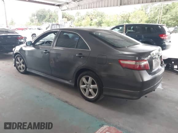 2008 Toyota Camry LE z VIN 4T1BE46K88U219881, wystawiony jako IAAI lot #43154636 z przebiegiem 203 834 mil mil oraz . Historia ofert i sprzedaży dostępna na DreamBid. Obrazek 3.