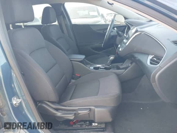 2024 Chevrolet Malibu RS с VIN 1G1ZG5ST3RF178379, выставлен на аукционе IAAI как лот 42769809 с пробегом 21 648 миль миль и . История ставок и продаж доступна на DreamBid. Изображение 5.