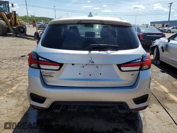 2021 Mitsubishi Outlander SE z VIN JA4APVAU6MU015707, wystawiony jako Copart lot #70629955 z przebiegiem 82 902 mil mil oraz Nie do naprawy • Non repairable. Historia ofert i sprzedaży dostępna na DreamBid. Obrazek 6.