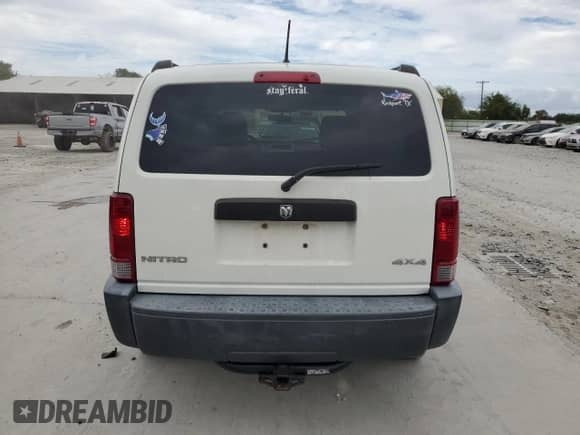 2007 Dodge Nitro SXT with VIN 1D8GU28K47W731396, listed as a Copart auction lot 77581444 with 135,091 mi miles and Clean title. Bid and sale history available at DreamBid. Image 6.