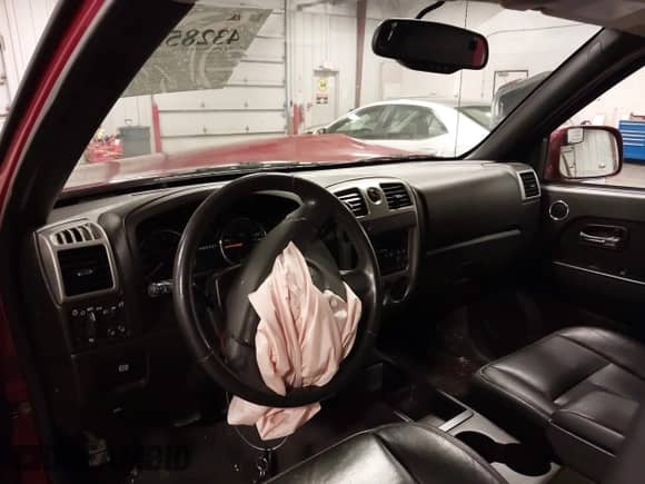 2011 Chevrolet Colorado 2LT with VIN 1GCHSDFE6B8112586, listed as a IAAI auction lot 43285236 with 116,890 mi miles and . Bid and sale history available at DreamBid. Image 19.