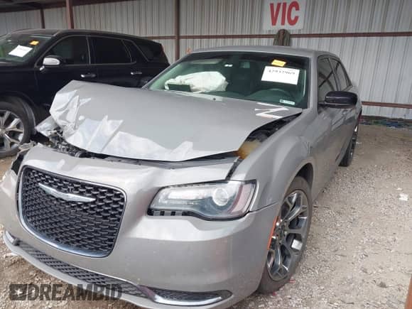 2018 Chrysler 300 Touring с VIN 2C3CCAAG3JH340797, выставлен на аукционе IAAI как лот 42932969 с пробегом 96 678 миль миль и . История ставок и продаж доступна на DreamBid. Изображение 2.