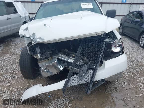 2004 Ford F-150 XLT z VIN 1FTPW125X4KD25552, wystawiony jako IAAI lot #39507617 z przebiegiem 308 426 mil mil oraz . Historia ofert i sprzedaży dostępna na DreamBid. Obrazek 13.