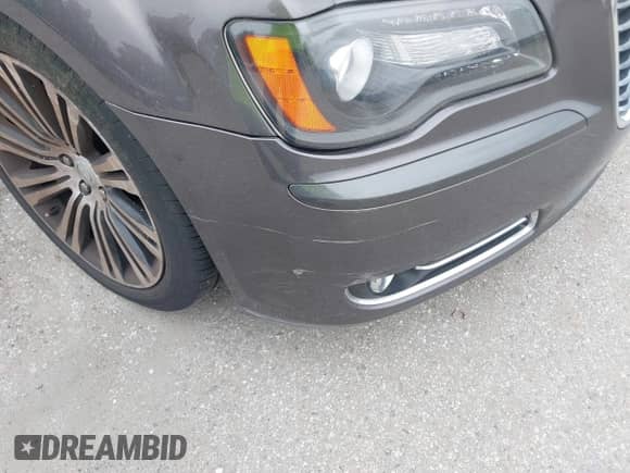 2013 Chrysler 300 S с VIN 2C3CCABT9DH681718, выставлен на аукционе IAAI как лот 43030800 с пробегом 176 908 миль миль и . История ставок и продаж доступна на DreamBid. Изображение 6.