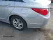 2012 Hyundai Sonata GLS z VIN 5NPEB4AC0CH473310, wystawiony jako IAAI lot #43233568 z przebiegiem 40 028 mil mil oraz . Historia ofert i sprzedaży dostępna na DreamBid. Obrazek 19.