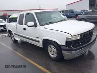2000 Chevrolet Silverado 1500 LS with VIN 2GCEC19V5Y1274280, listed as a IAAI auction lot 41556445 with 215,935 mi miles and . Bid and sale history available at DreamBid. Image 1.