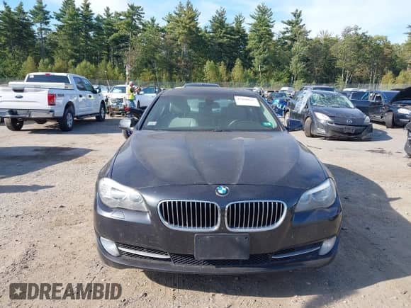 2012 BMW 5 Series 528i xDrive с VIN WBAXH5C58CDW06295, выставлен на аукционе IAAI как лот 43260107 с пробегом 150 804 миль миль и . История ставок и продаж доступна на DreamBid. Изображение 12.