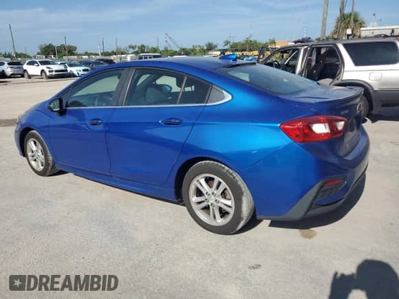 2016 Chevrolet Cruze LT z VIN 1G1BD5SM8G730533, wystawiony jako Copart lot #67891945 z przebiegiem 233 517 mil mil oraz Czysty tytuł • Clean title. Historia ofert i sprzedaży dostępna na DreamBid. Obrazek 2.