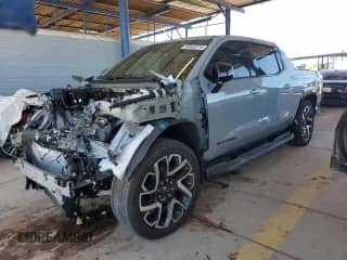 2025 Chevrolet Silverado 1500 z VIN 1GC101ED7SU406195, wystawiony jako Copart lot #56063275 z przebiegiem 3 395 mil mil oraz Szkoda całkowita • Salvage title. Historia ofert i sprzedaży dostępna na DreamBid. Obrazek 1.