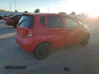 2006 Chevrolet Aveo LS z VIN KL1TD66686B671596, wystawiony jako Copart lot #76904744 z przebiegiem 234 892 mil mil oraz Szkoda całkowita • Salvage title. Historia ofert i sprzedaży dostępna na DreamBid. Obrazek 3.